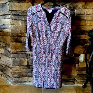 Market & Spruce lined rayon shift dress. 3/4 sleeve. Navy and pink floral Size M